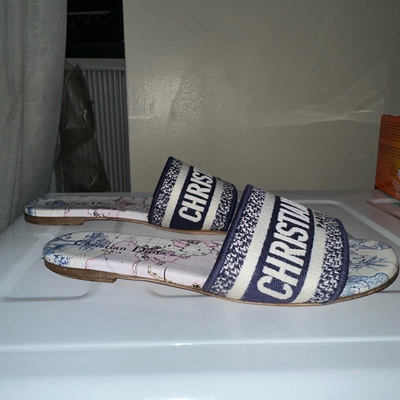 Women’s designer slides - Picture 2 of 3